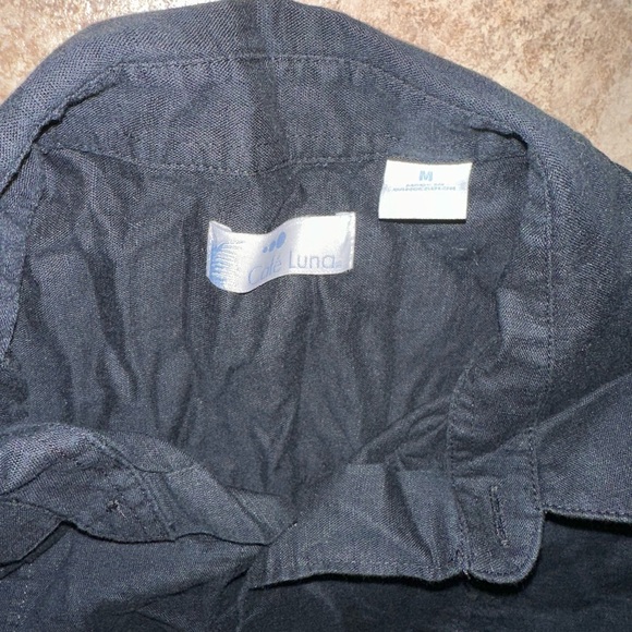 Black Short Sleeve Button-Up Shirt - Picture 2 of 5